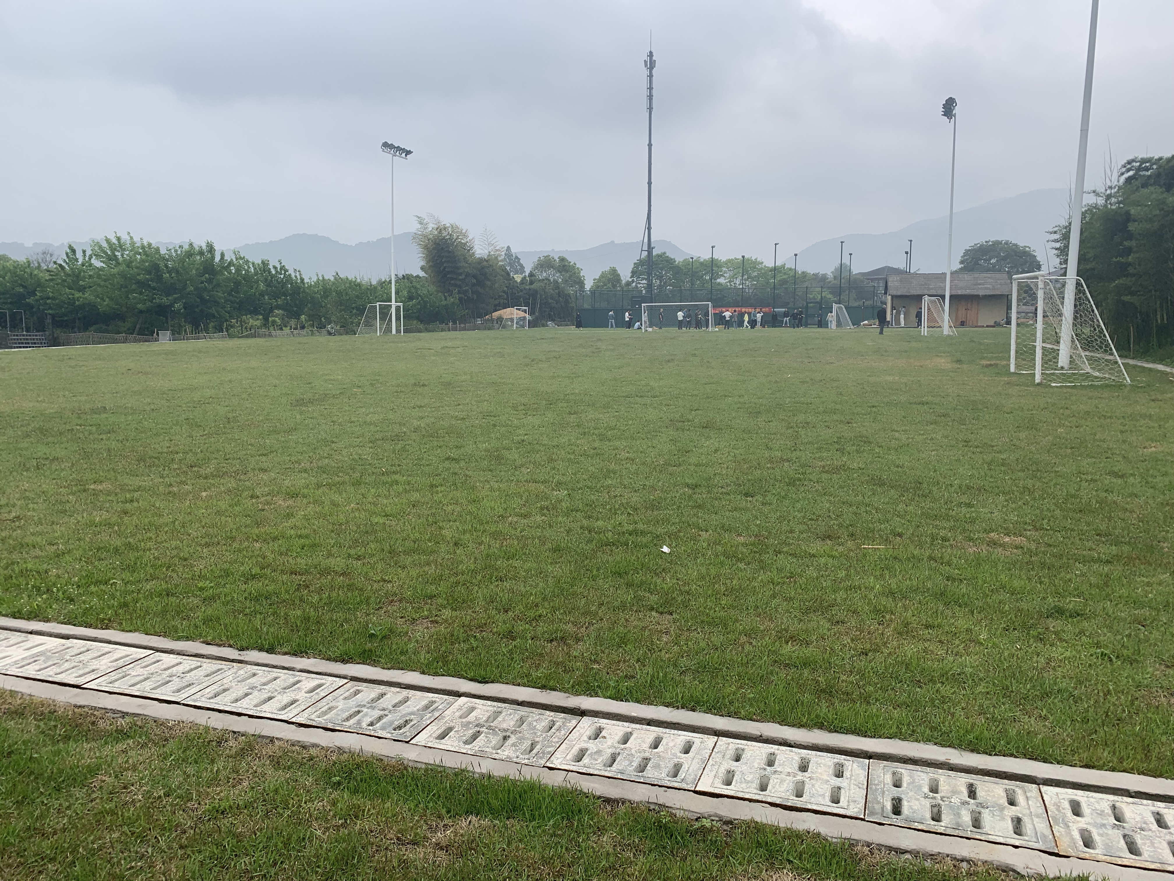 黃湖鎮(zhèn)青山村體育運動場的建設項目